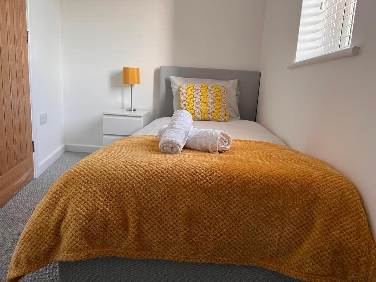Superb Modern Flat In Northampton, Parking &Evアパートメント エクステリア 写真