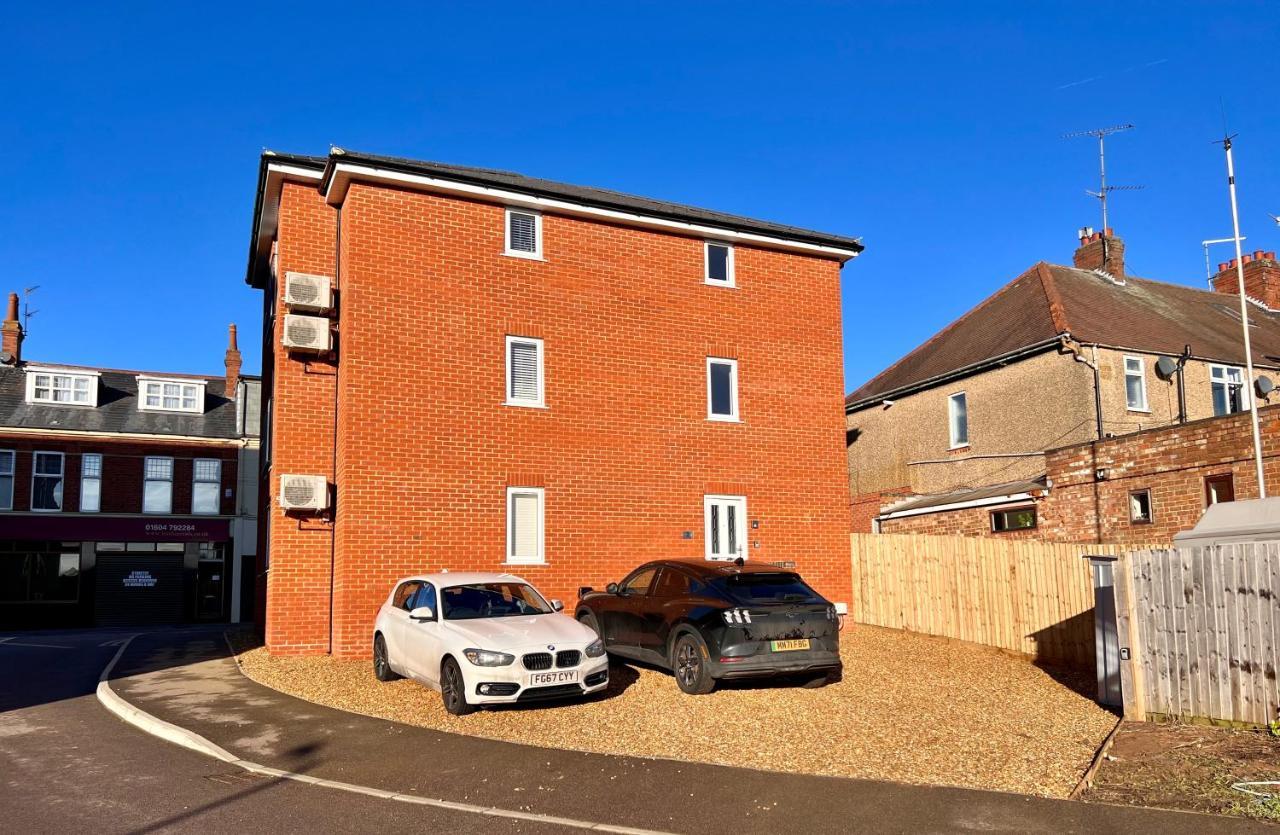 Superb Modern Flat In Northampton, Parking &Evアパートメント エクステリア 写真