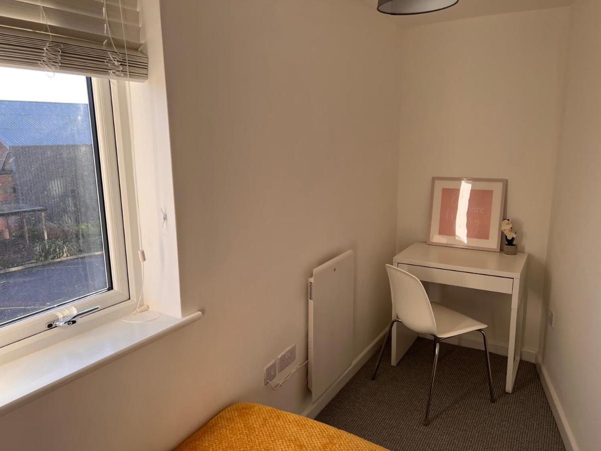 Superb Modern Flat In Northampton, Parking &Evアパートメント エクステリア 写真