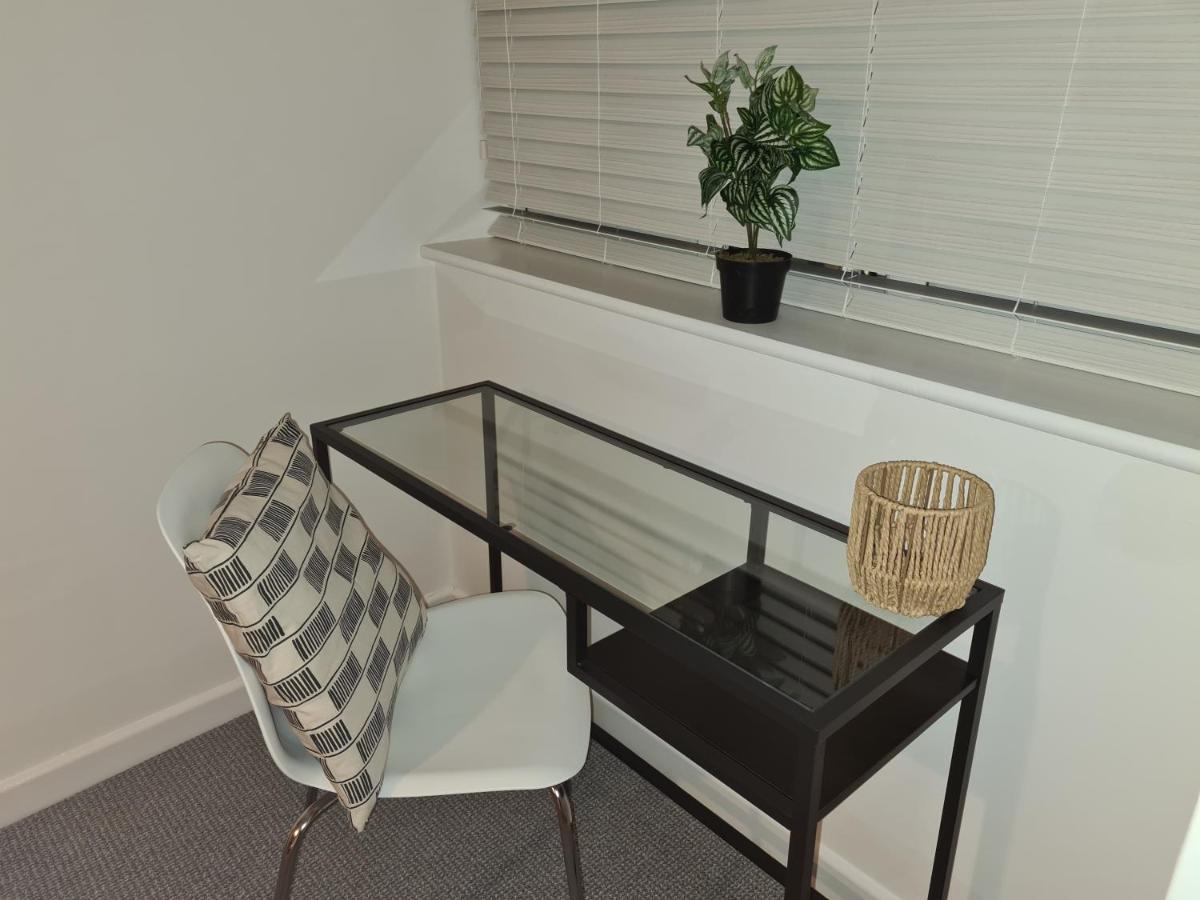 Superb Modern Flat In Northampton, Parking &Evアパートメント エクステリア 写真
