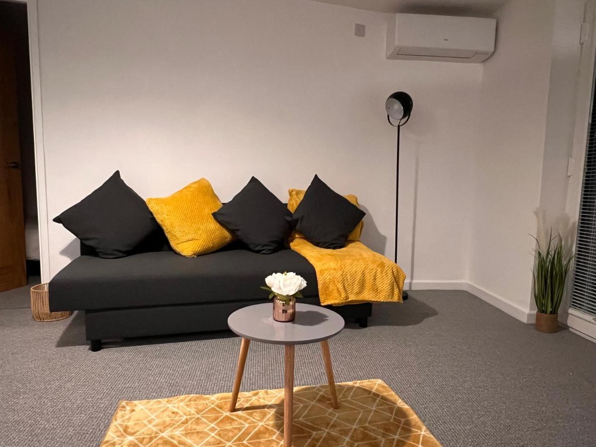 Superb Modern Flat In Northampton, Parking &Evアパートメント エクステリア 写真