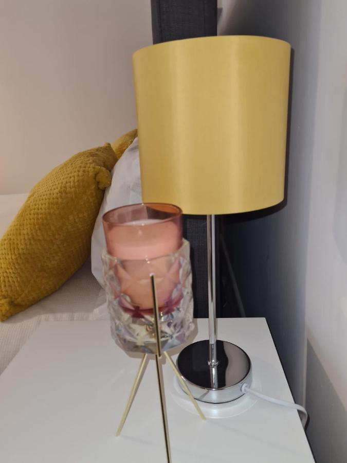Superb Modern Flat In Northampton, Parking &Evアパートメント エクステリア 写真